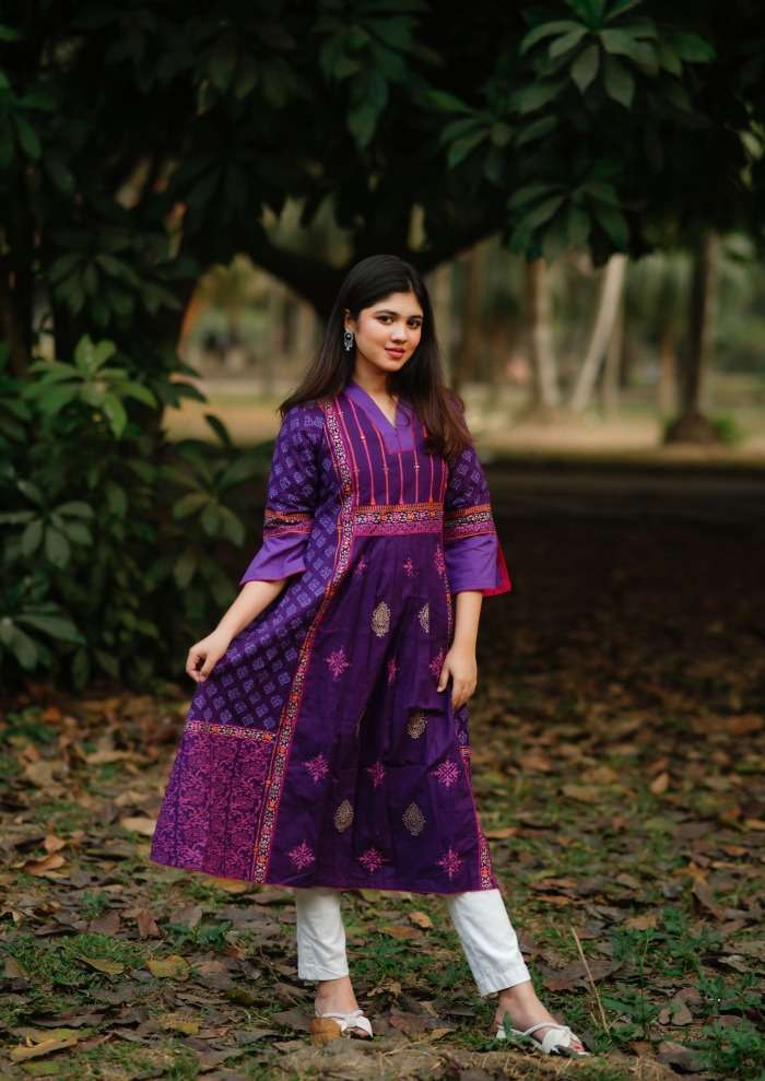 DSC01815-700x989 Mahmuda K-60 - Image 1